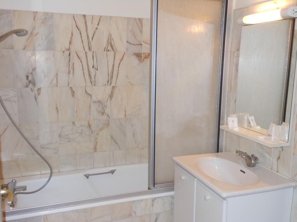 Le Central Peyrehorade Room photo